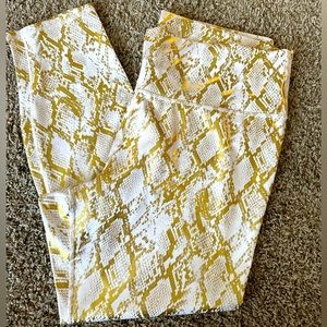 BNWT Fabletics leggings